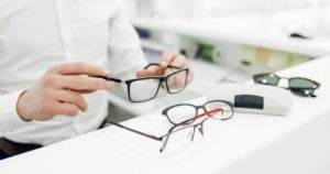 3 formas adecuadas de limpiar los lentes oftálmicos