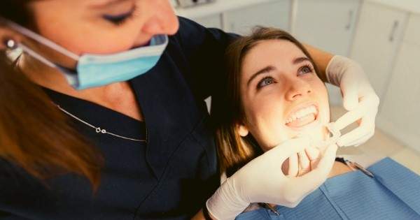5 características que debe tener un implante dental adecuado