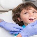 5 causas que provocan el nacimiento de un diente en el paladar