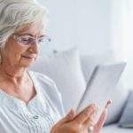 5 pasos para mejorar la vista cansada en el adulto mayor