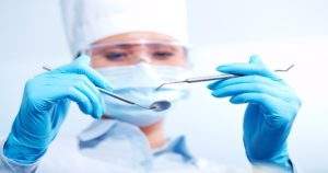 Qué esperar en una cirugía de implante dental