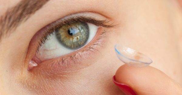 Uso de lentes de contacto bifocales para astigmatismo