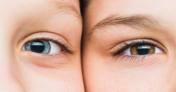 5 causas que producen cambios en el color de los ojos