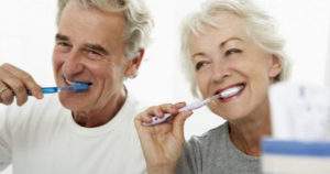 6 aspectos básicos para mejorar la salud oral en adultos