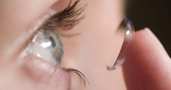 ¡Aprende como cuidar tus lentes de contacto!