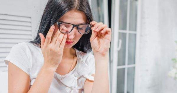 Cómo afectan los problemas hepáticos los ojos