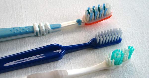 ¿Tu cepillo de dientes puede transmitir enfermedades?